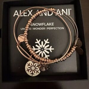 Alex And Ani Gold Snowflake Set 2015 Worn Once With Box